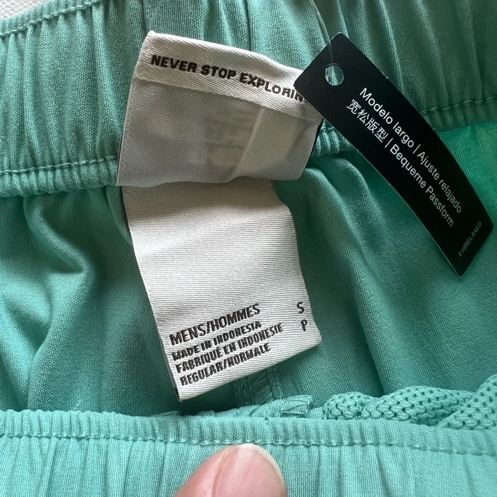 NWT THE NORTH FACE Wasabi Green Exploration Shorts Mens Small No Liner (G3)